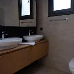Sueper Lueks Havuzlu Merkezde *