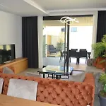 Sueper Lueks Havuzlu Merkezde וילה Çeşme
