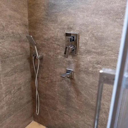 Sueper Lueks Havuzlu Merkezde Çeşme