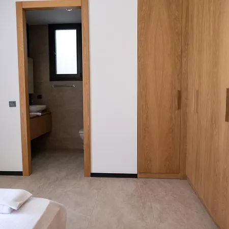 Sueper Lueks Havuzlu Merkezde *