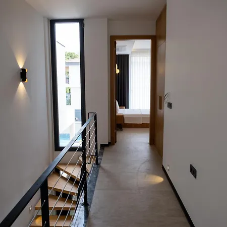 Villa Süper Lüks Havuzlu Merkezde *