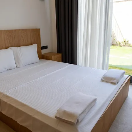 Süper Lüks Havuzlu Merkezde * Çeşme