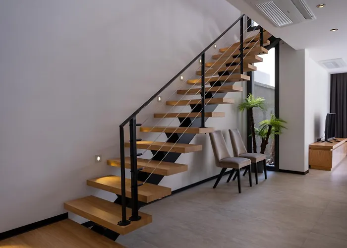 Sueper Lueks Havuzlu Merkezde Villa Çeşme